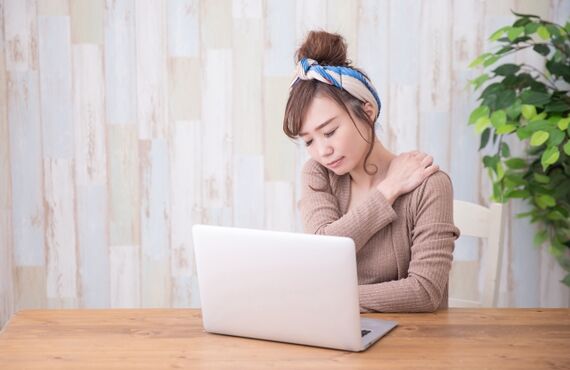 長引く肩の痛みでお悩みなら、骨格・内臓を整え、動きを整え、健康をトータルサポートする【六甲もり鍼灸整体院】まで